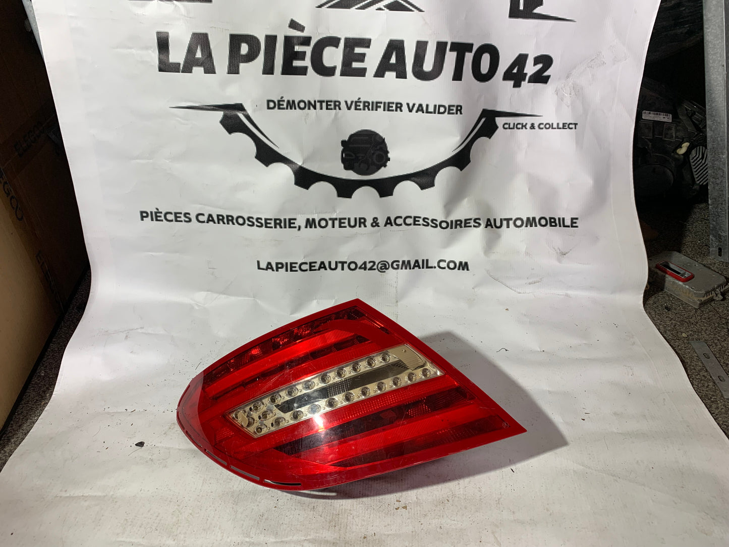 Feu arrière gauche Mercedes classe C led w 204