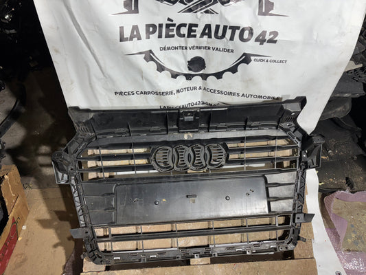 Calandre Audi A1 / 8XA853651