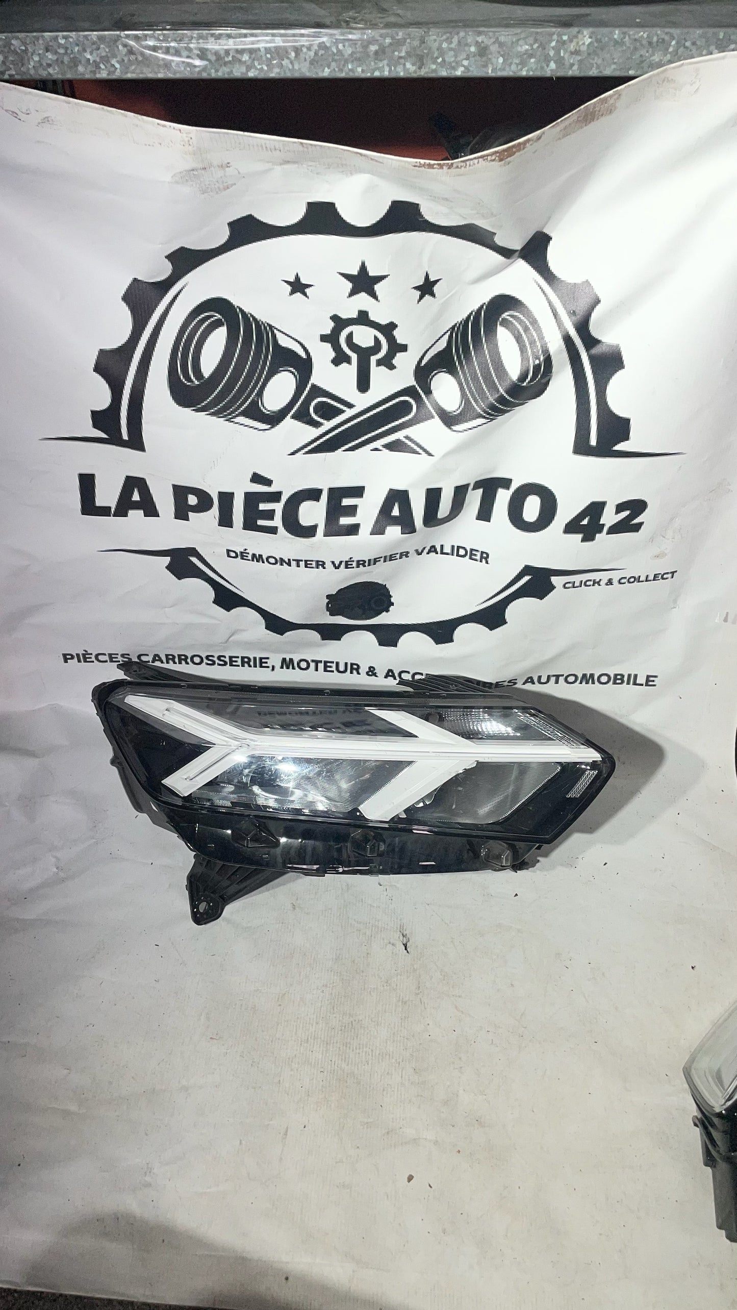 Phare avant droit Dacia Sandero 3
