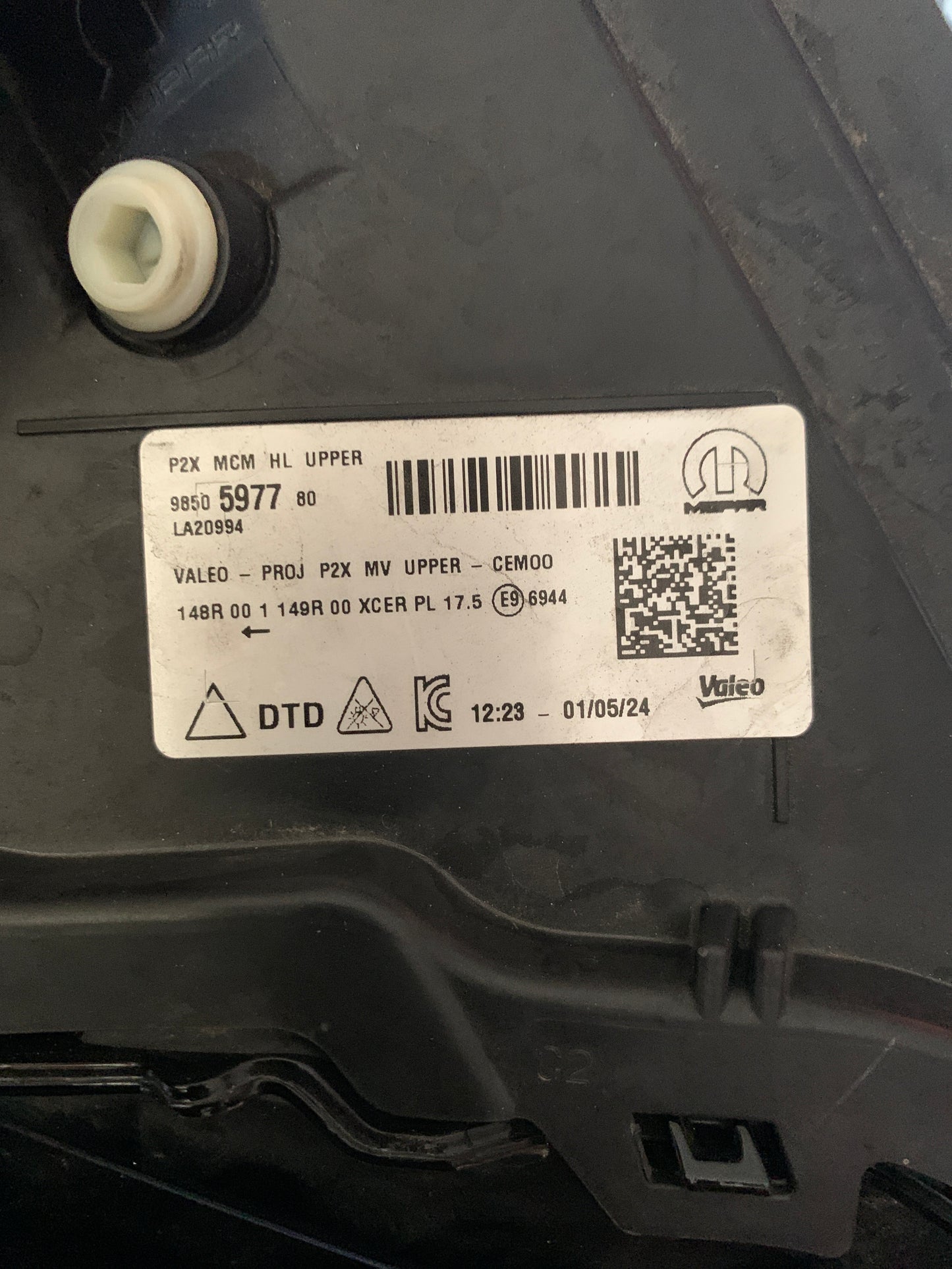 Phare avant droit Peugeot 2008 2