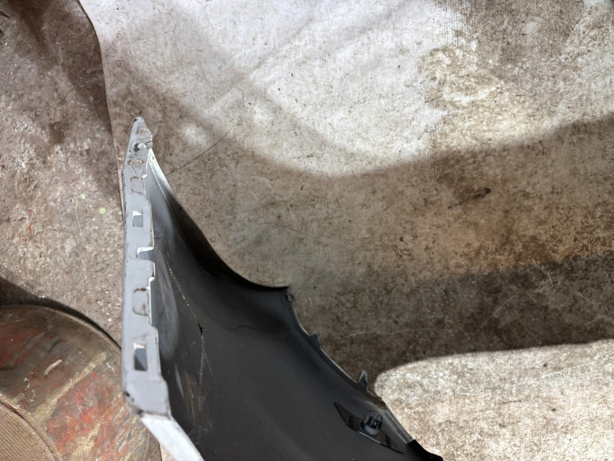 Pare choc arrière Renault Clio 4 Blanc + emplacement radar 850226858R 2016