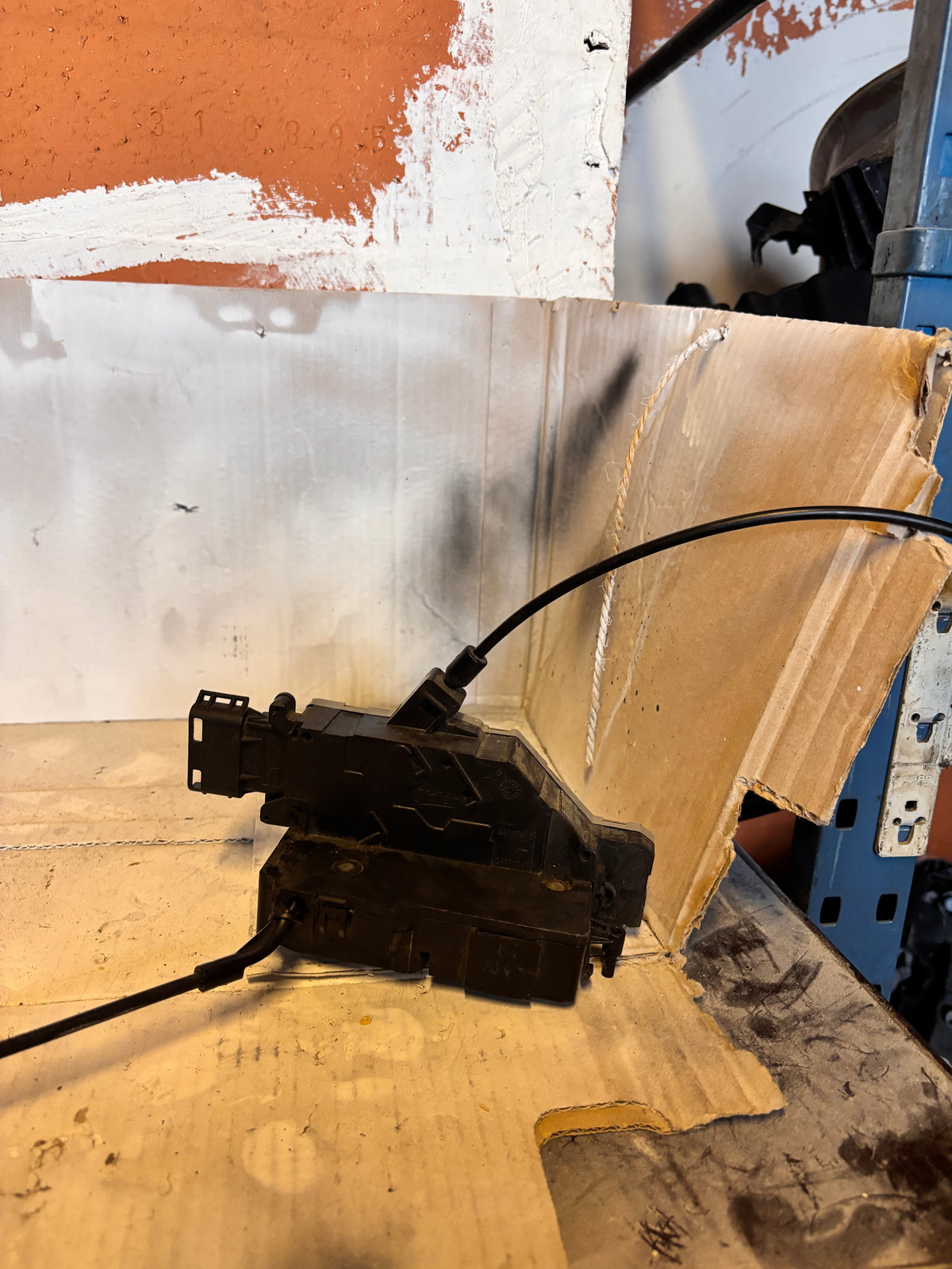 Serrure de porte arrière gauche Peugeot 207 / Citroën C3 Picasso