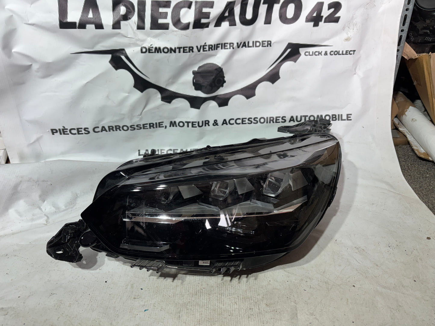 Phare avant gauche Peugeot 208 2 Full Led (Kit de réparation)