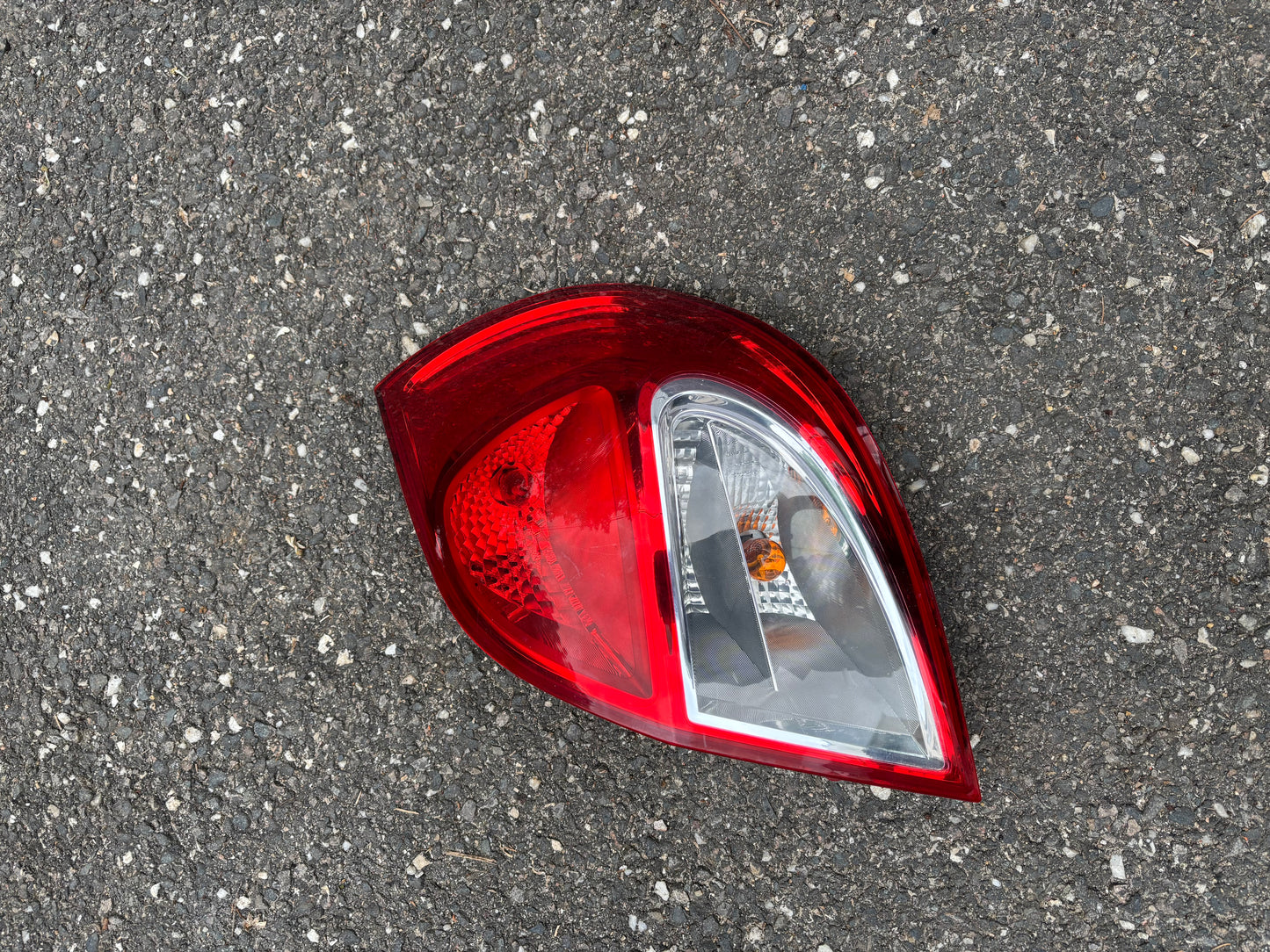 Feux arrière droit Renault Clio 3