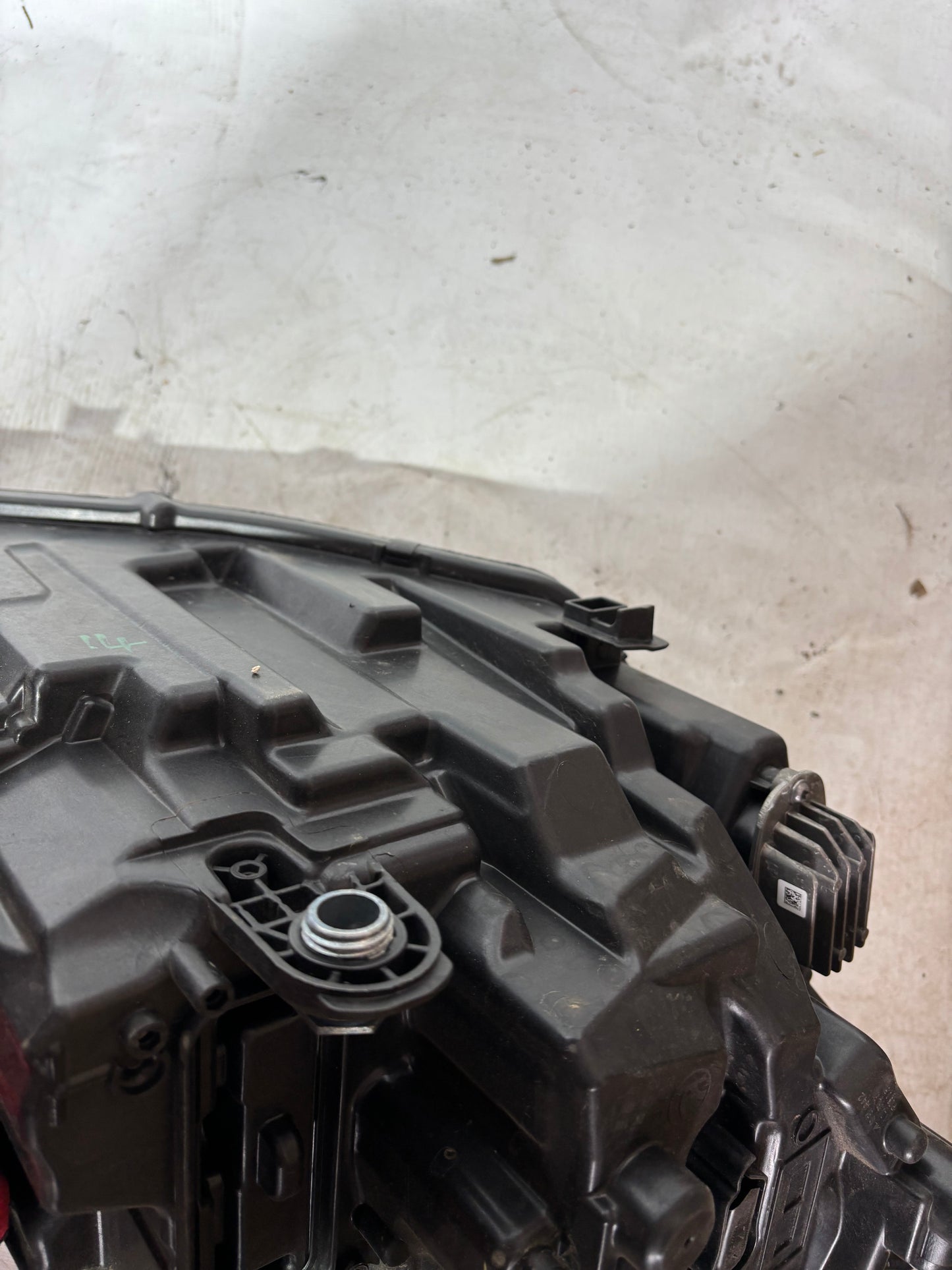 Phare avant gauche Skoda Octavia MK 4
