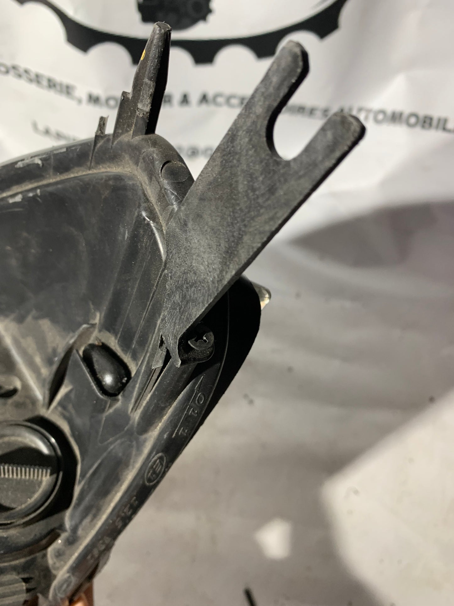 Phare avant gauche Renault Clio 4 phase 1 avec kit de réparation