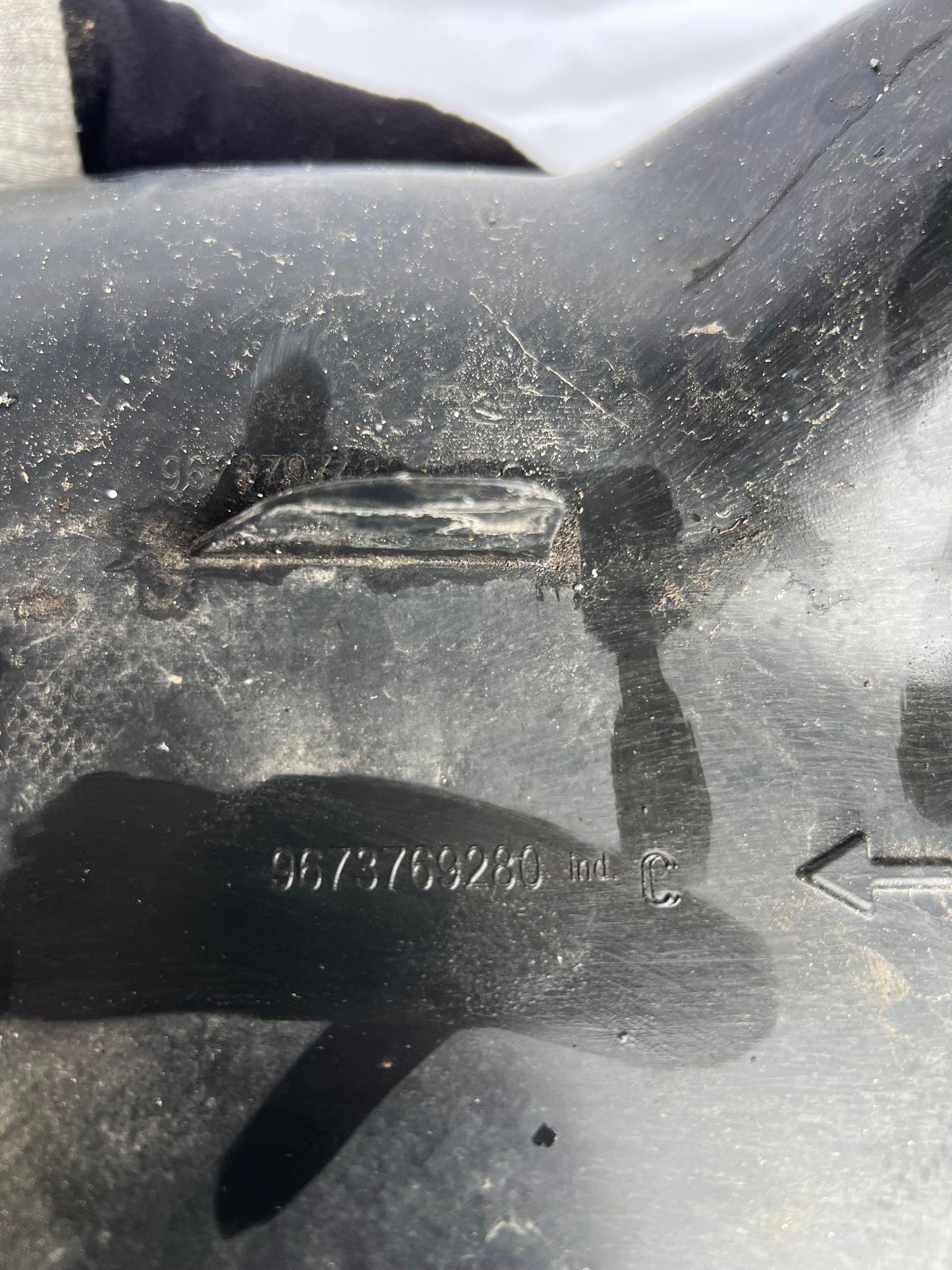 Pare boue arrière gauche Peugeot 208
