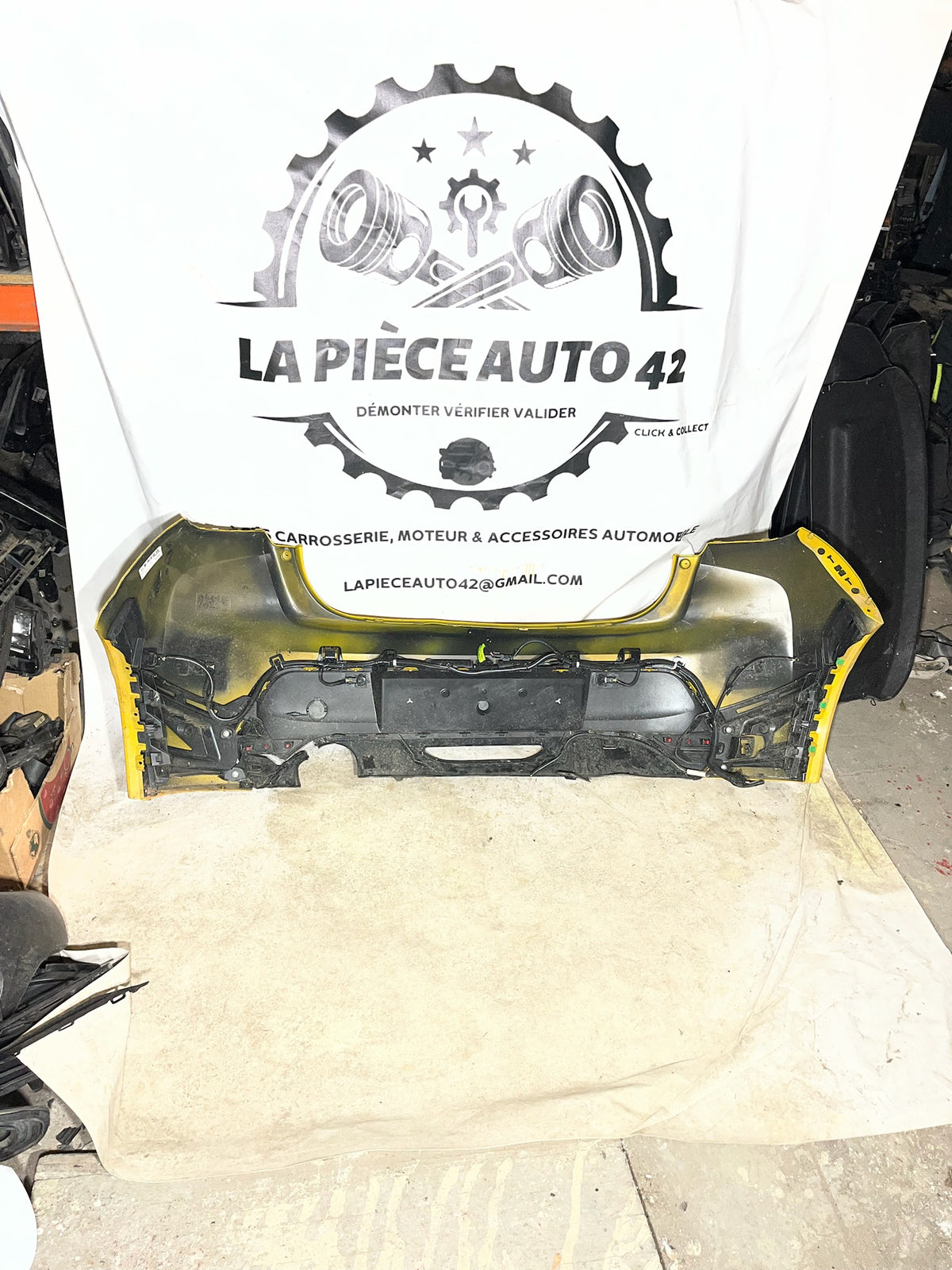 Pare choc arrière Peugeot 208 2 jaune + Radar et Caméra arrière