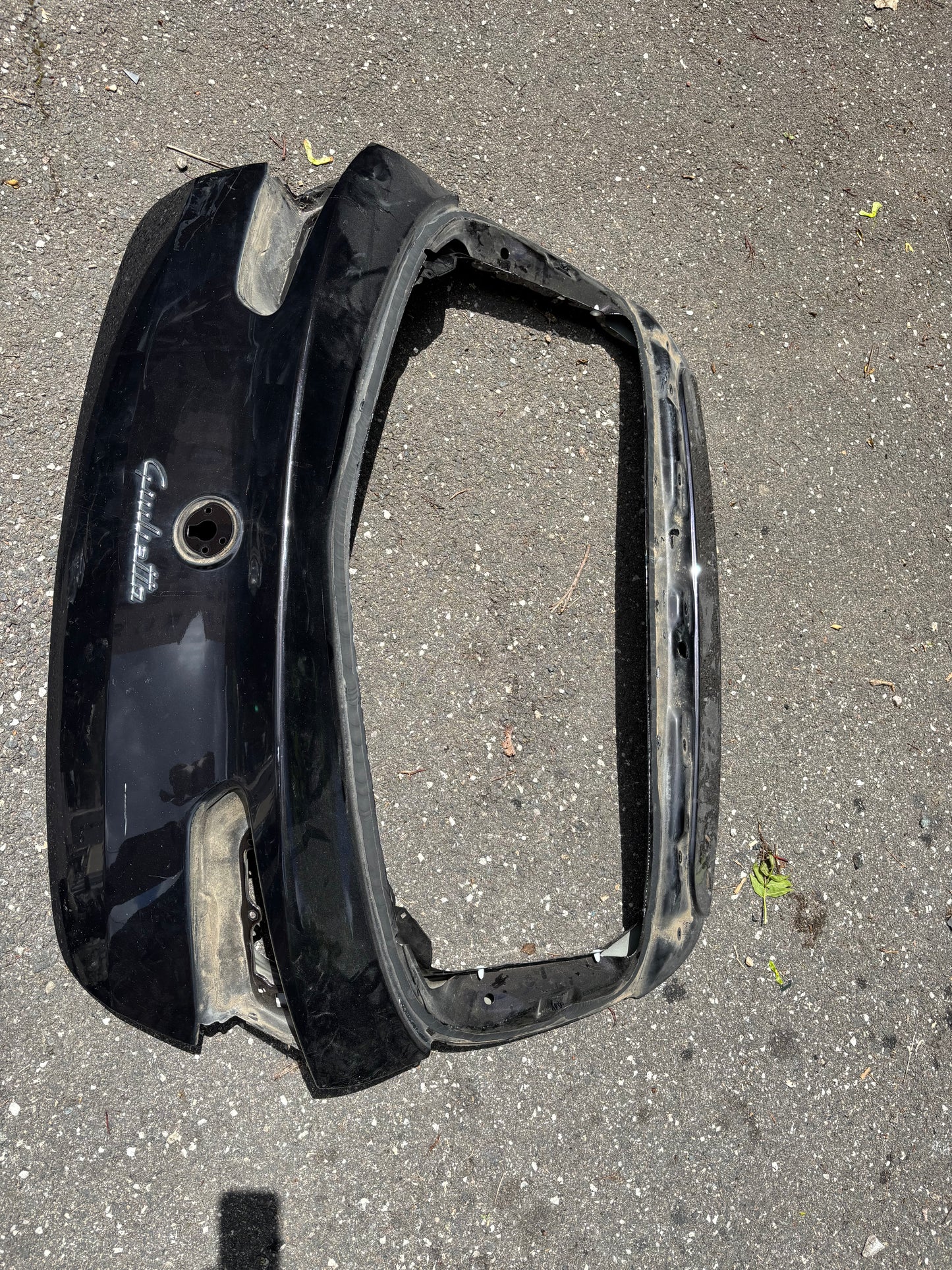 Hayon Alfa Romeo Giulietta noir (vitre comprise à recoller)