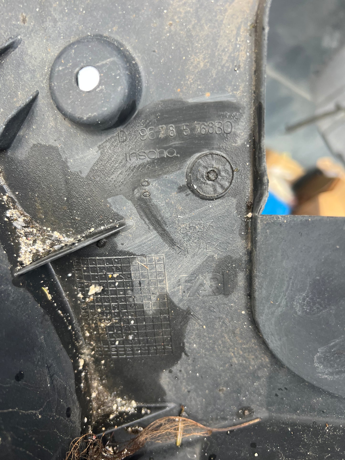 Pare boue avant droit Citroën c3 ds3