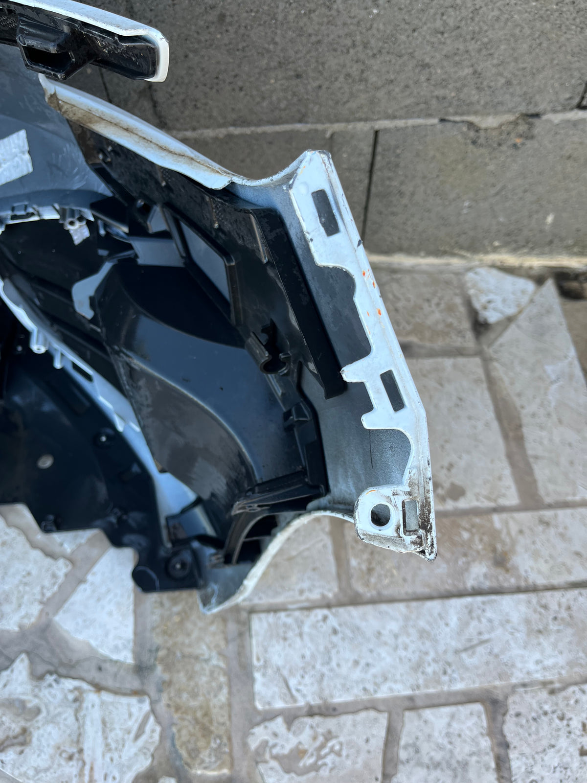 Pare choc AV blanc Renault Clio 5 phase 1