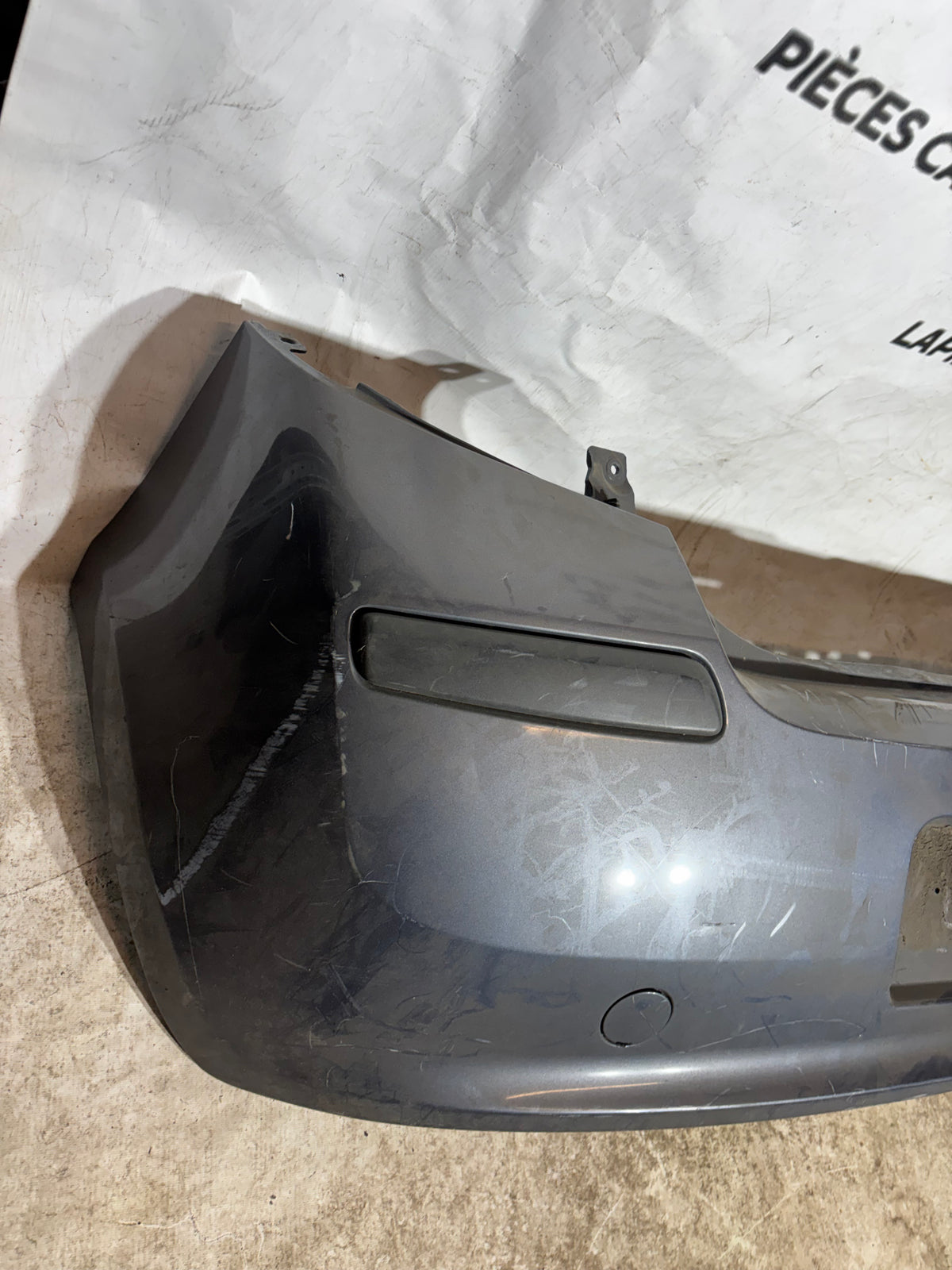Pare choc arrière Renault Clio 3 Gris foncé 8200402320