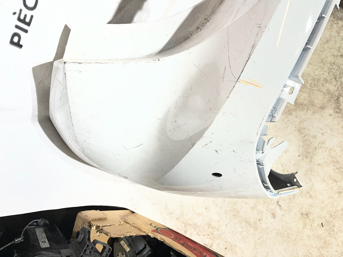 Pare choc arrière Peugeot 308 3 T10 blanc + emplacement Radar