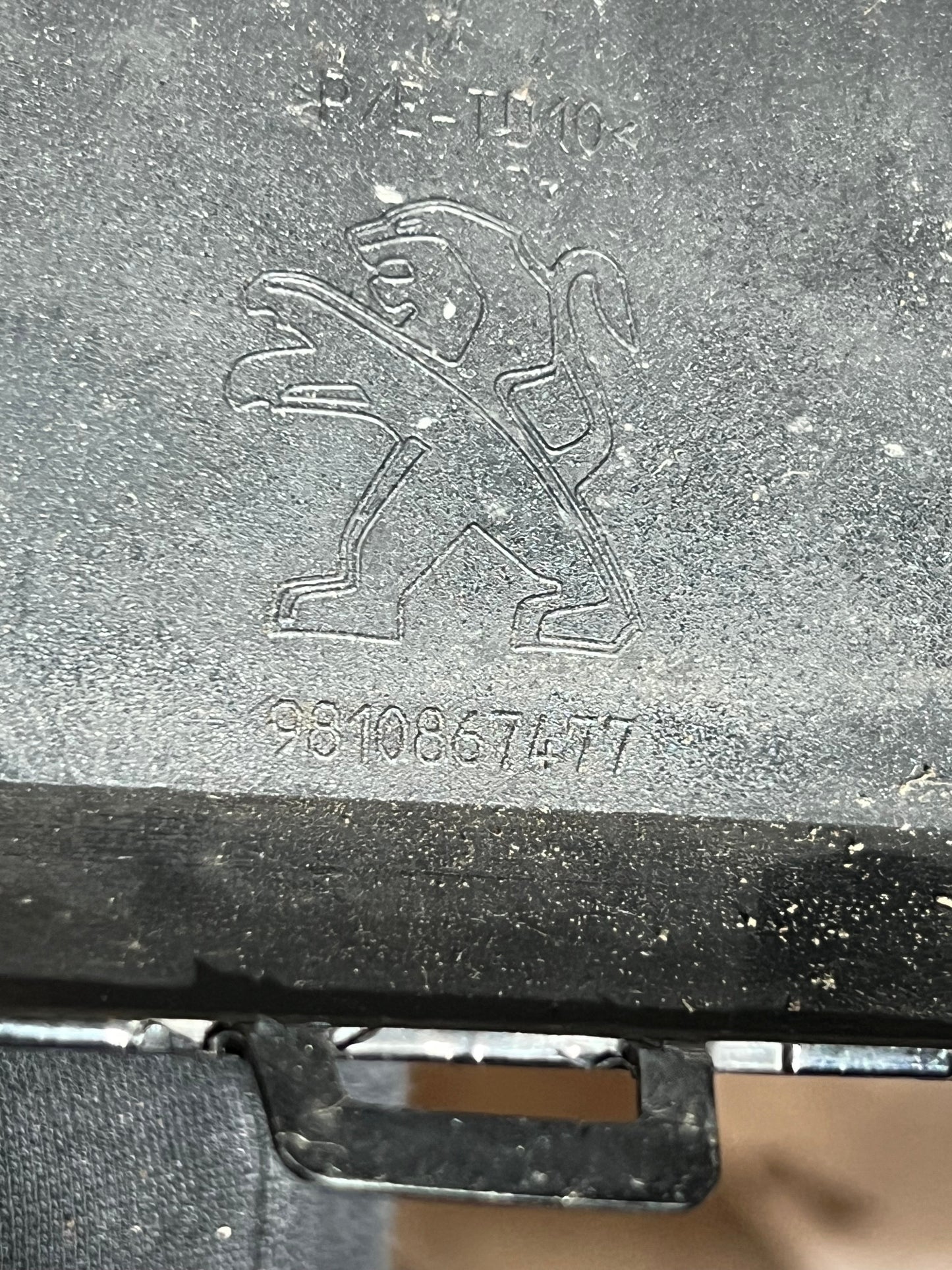 Pare choc avant Peugeot 3008 2