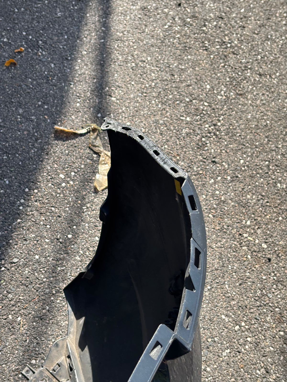 Pare choc arrière Volkswagen Polo 6 gris anthracite emplacement radar
