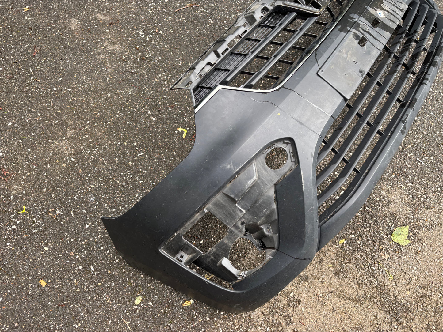 Pare choc avant noir Renault express ou Kangoo 3