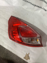 Feu arrière gauche Ford Fiesta 6 phase 2
