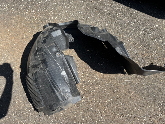 Pare boue avant gauche BMW F40 F44