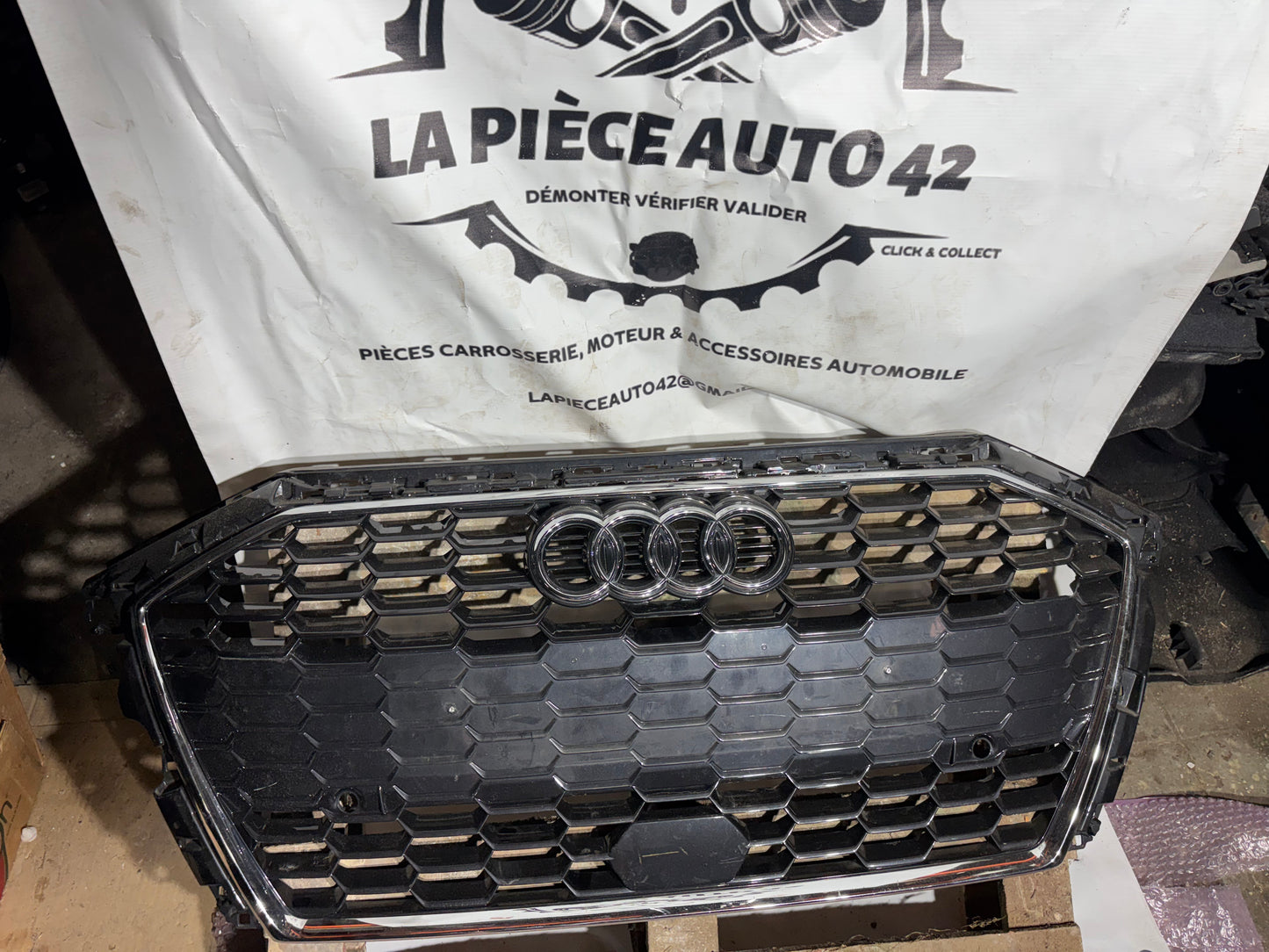 Calandre Audi A3 / 8Y0853651