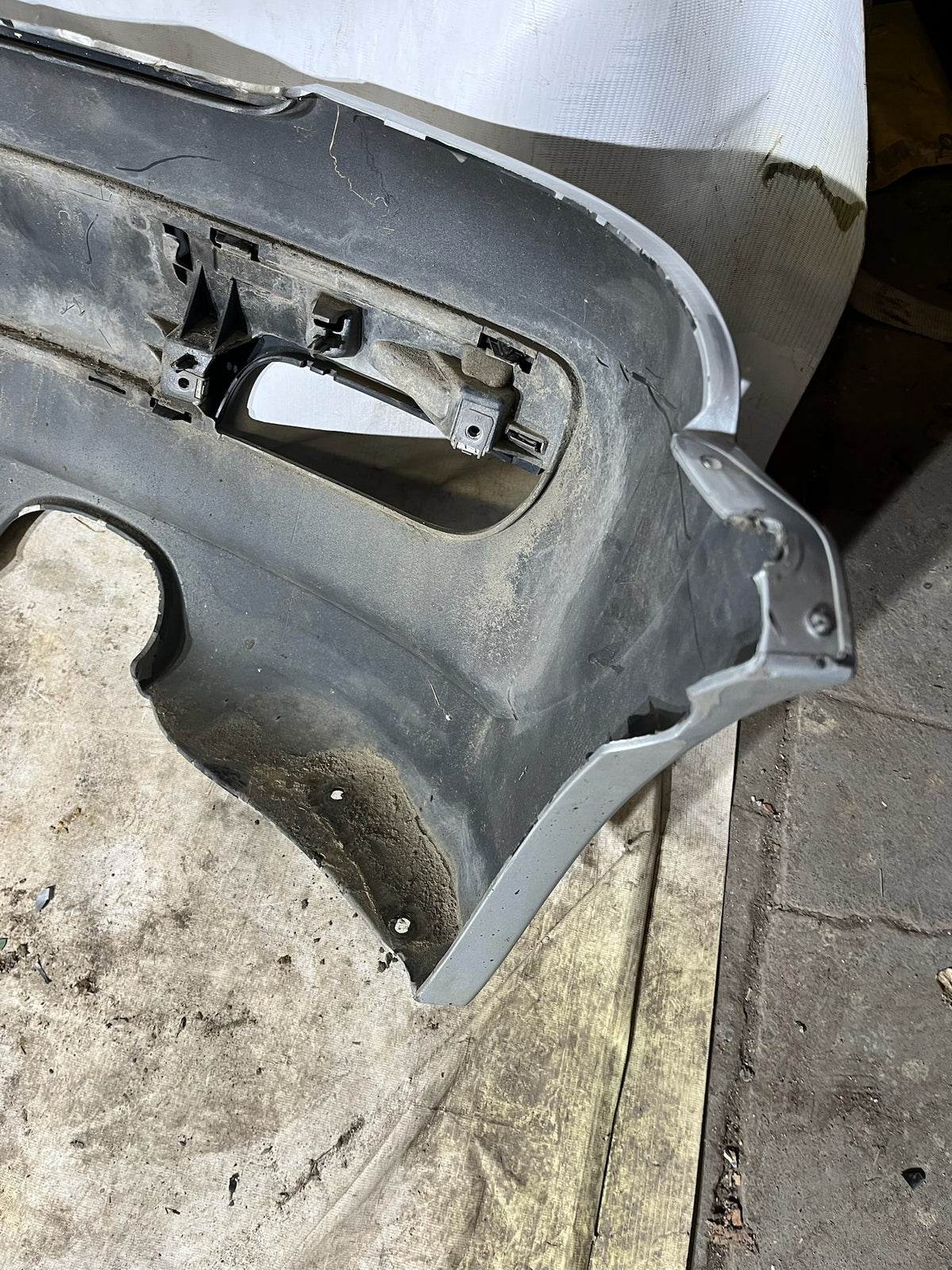 Pare choc arrière Peugeot 206 gris