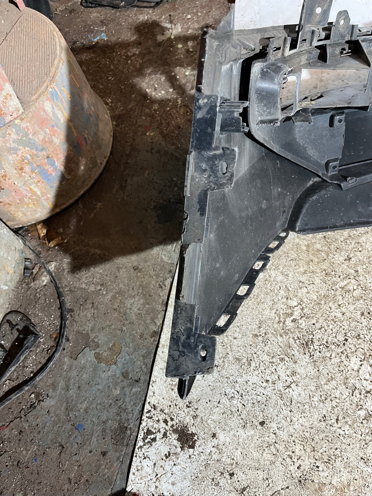 Pare choc arrière supérieur Audi Q3 1 phase 2 noir