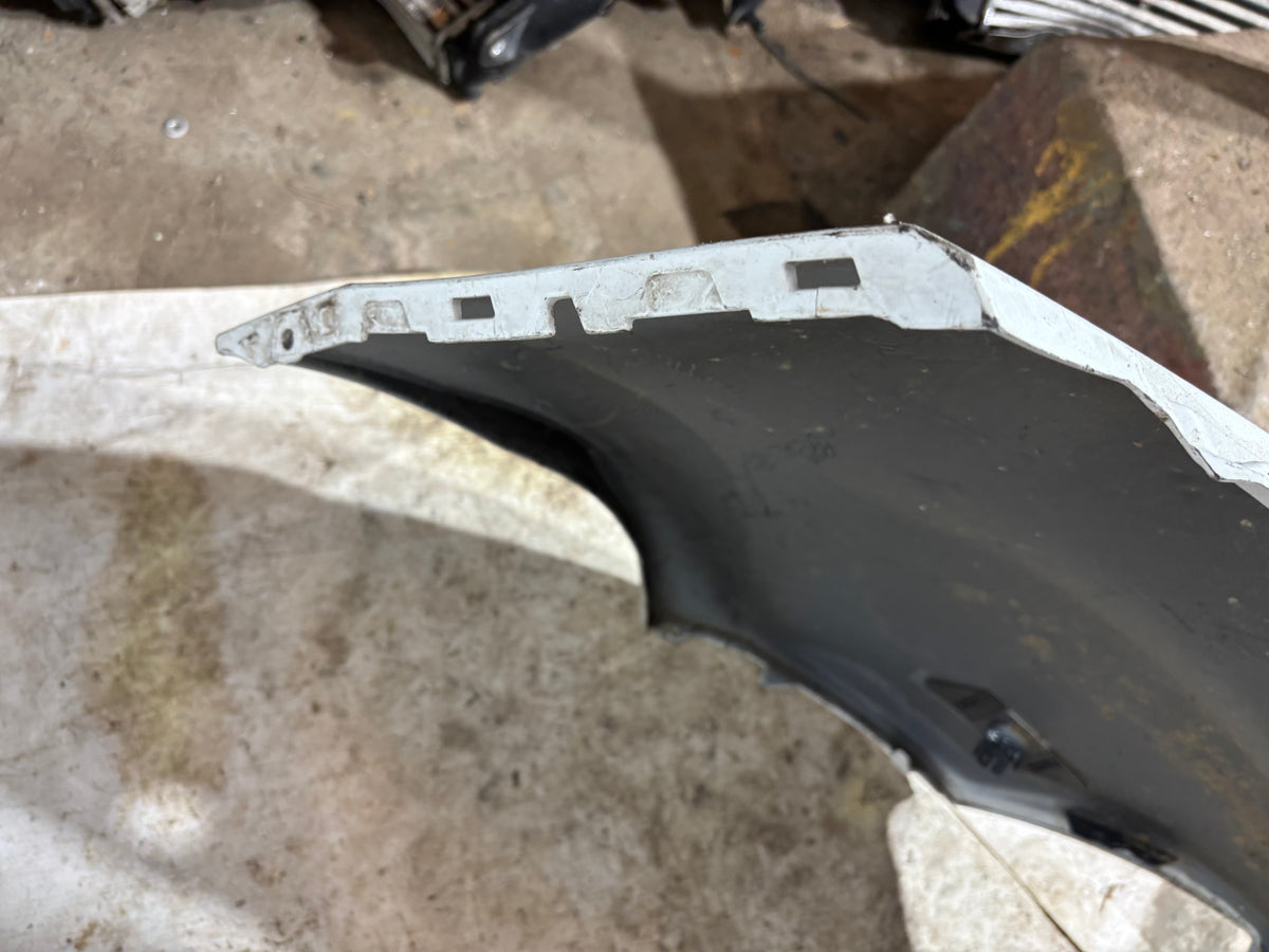 Pare choc arrière Renault Clio 4 Blanc + emplacement radar 850226858R 2016