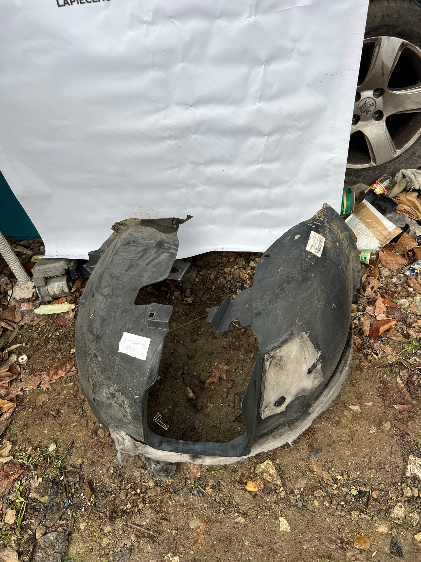 Pare boue avant gauche Peugeot 3008