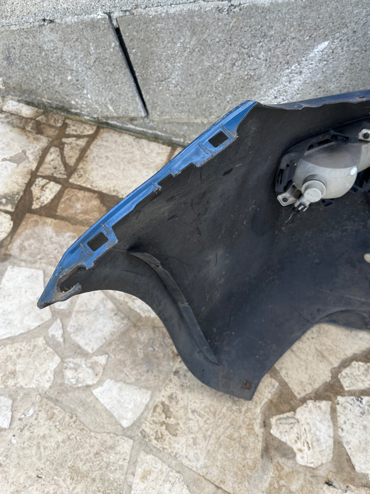 Pare choc AV bleu 735500118 Fiat Punto