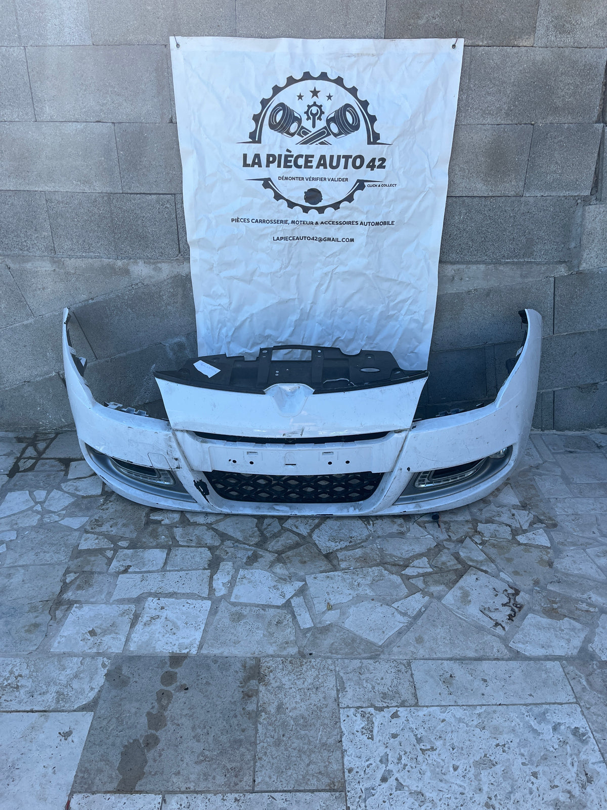Pare choc AV blanc Renault Megane 3 Phase 1 GT Line