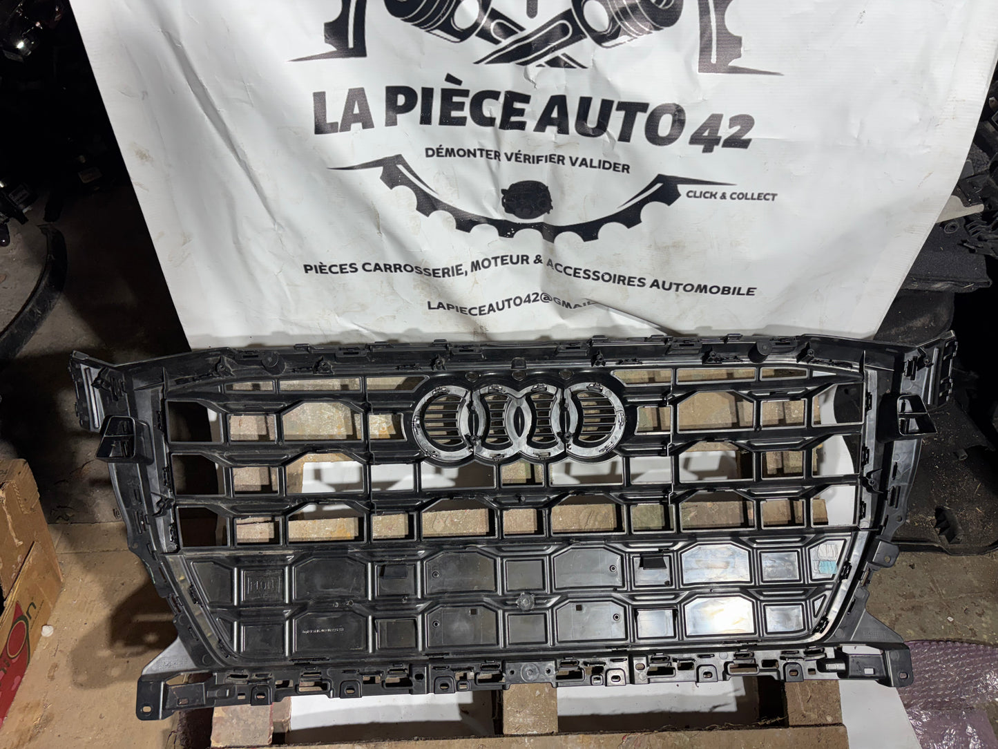 Calandre Audi Q2 / 81A853651