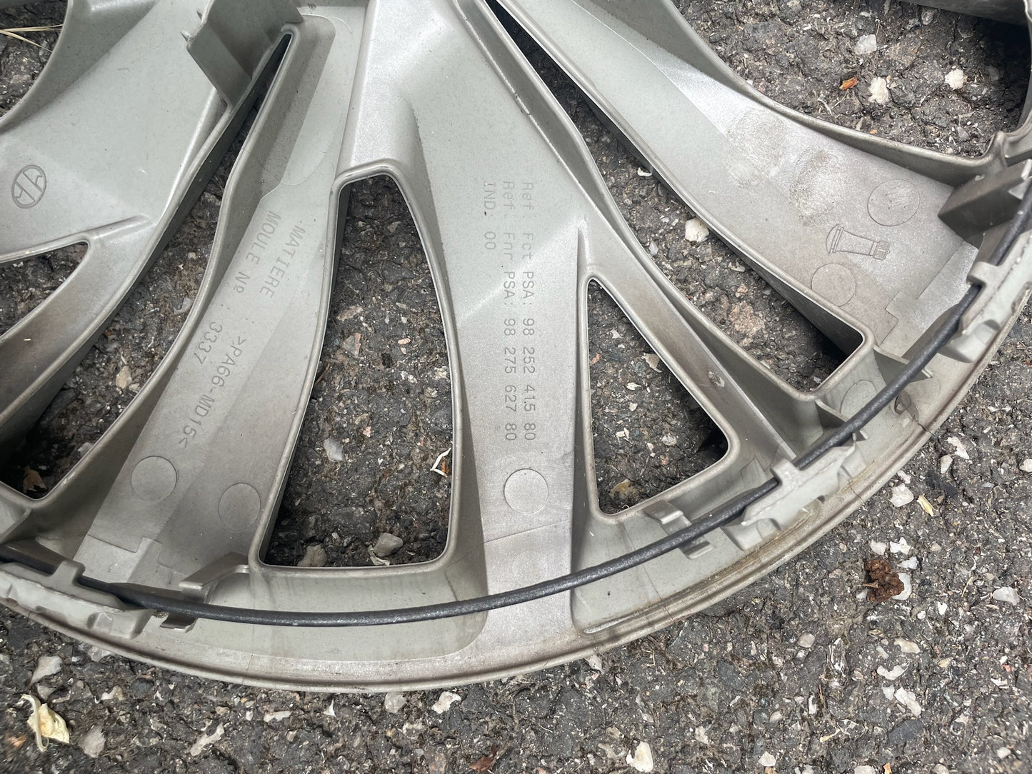 Enjoliveur Peugeot 208 2 15 pouces