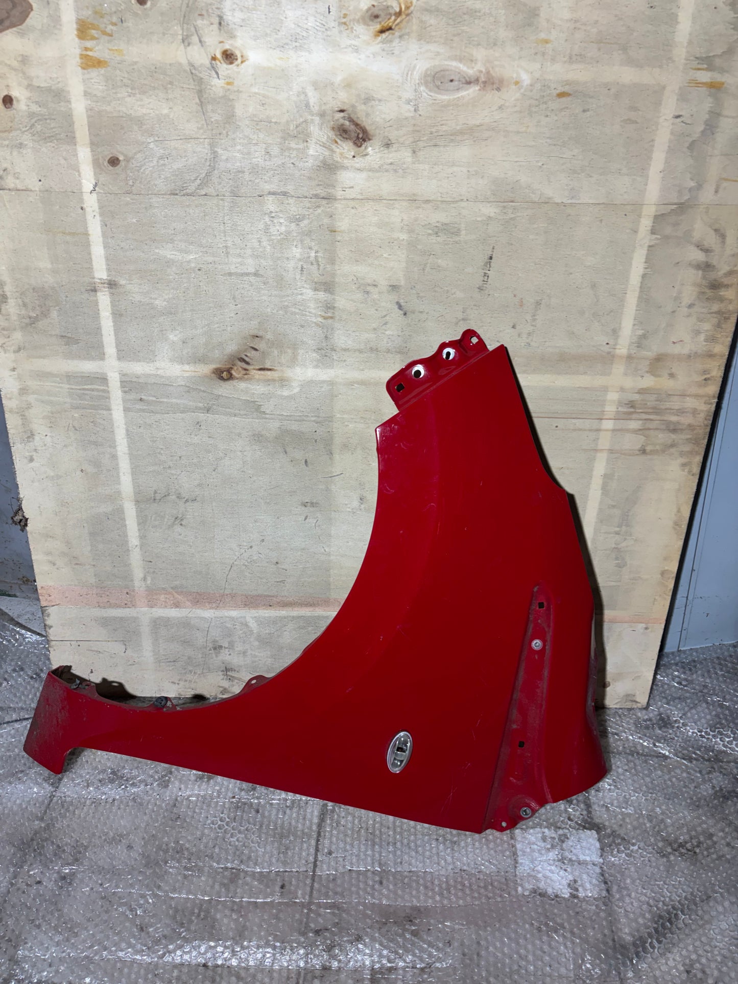 Aile avant Gauche Rouge Peugeot 108