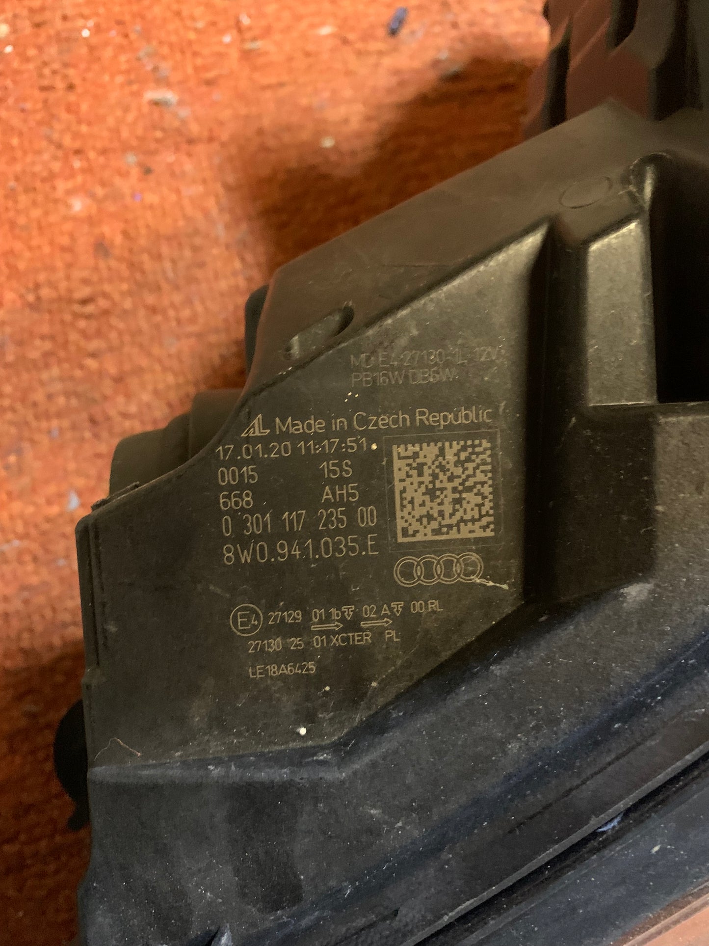 Phare avant gauche Audi A4 B9 (8W)