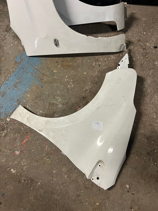 Peugeot 208 Aile avant gauche blanc