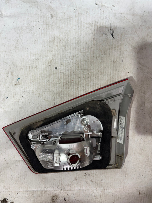 Feux de coffre arrière gauche Ford B-Max