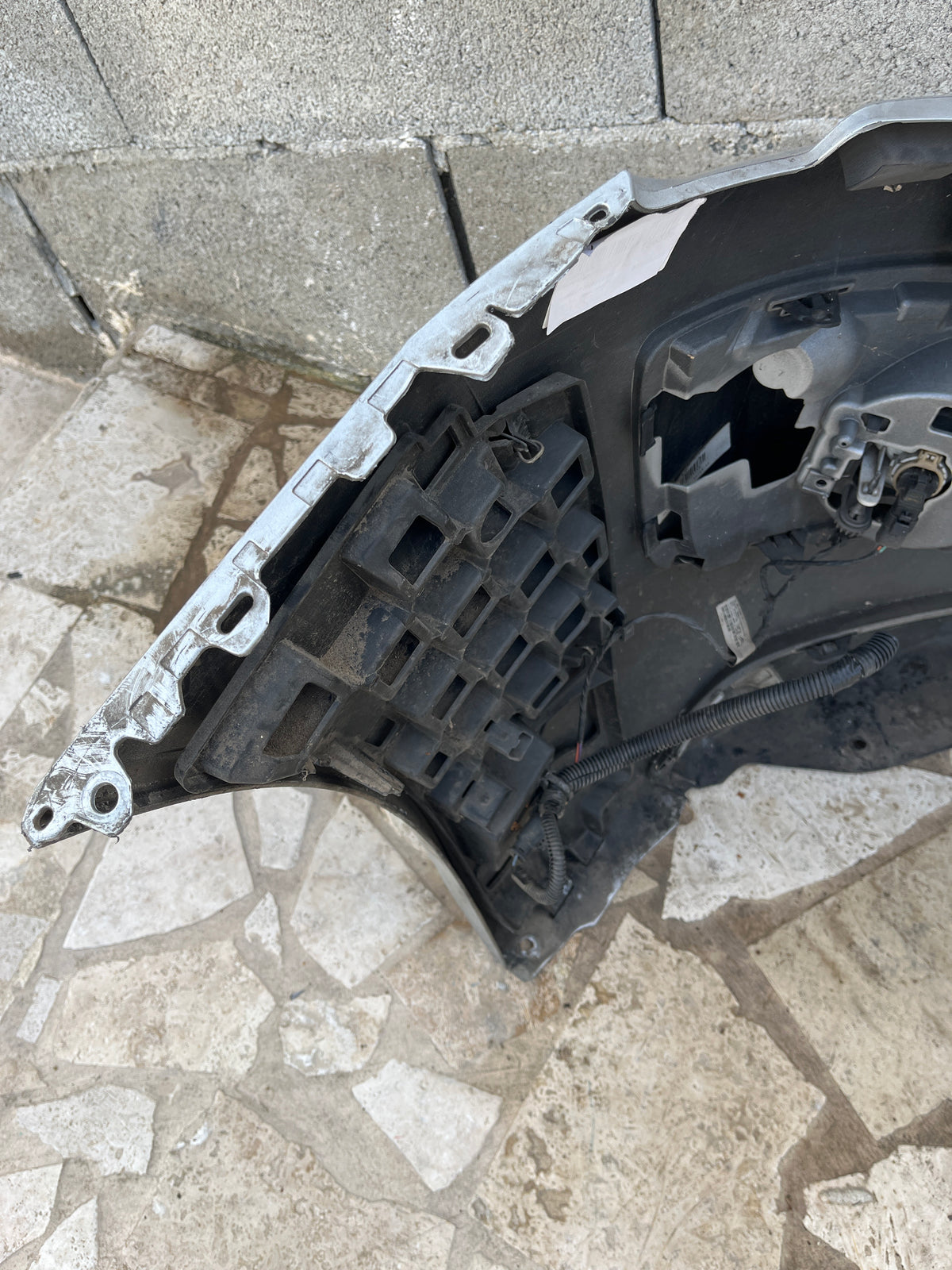 Pare choc AV gris Peugeot 3008 1 Phase 2