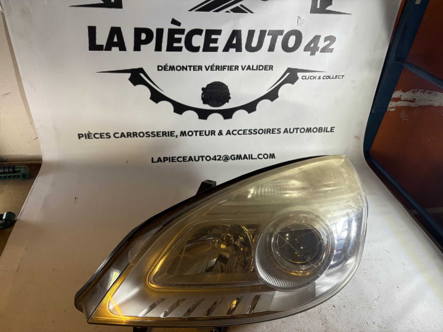 Phare avant gauche Renault Senic 2 phase 2 fond gris