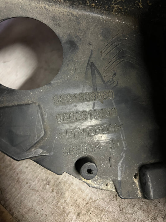 Pare boue avant gauche Citroën C4 cactus