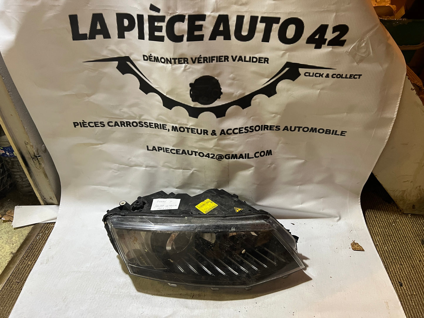 Phare avant Droit Skoda Octavia Mk3 (5E)