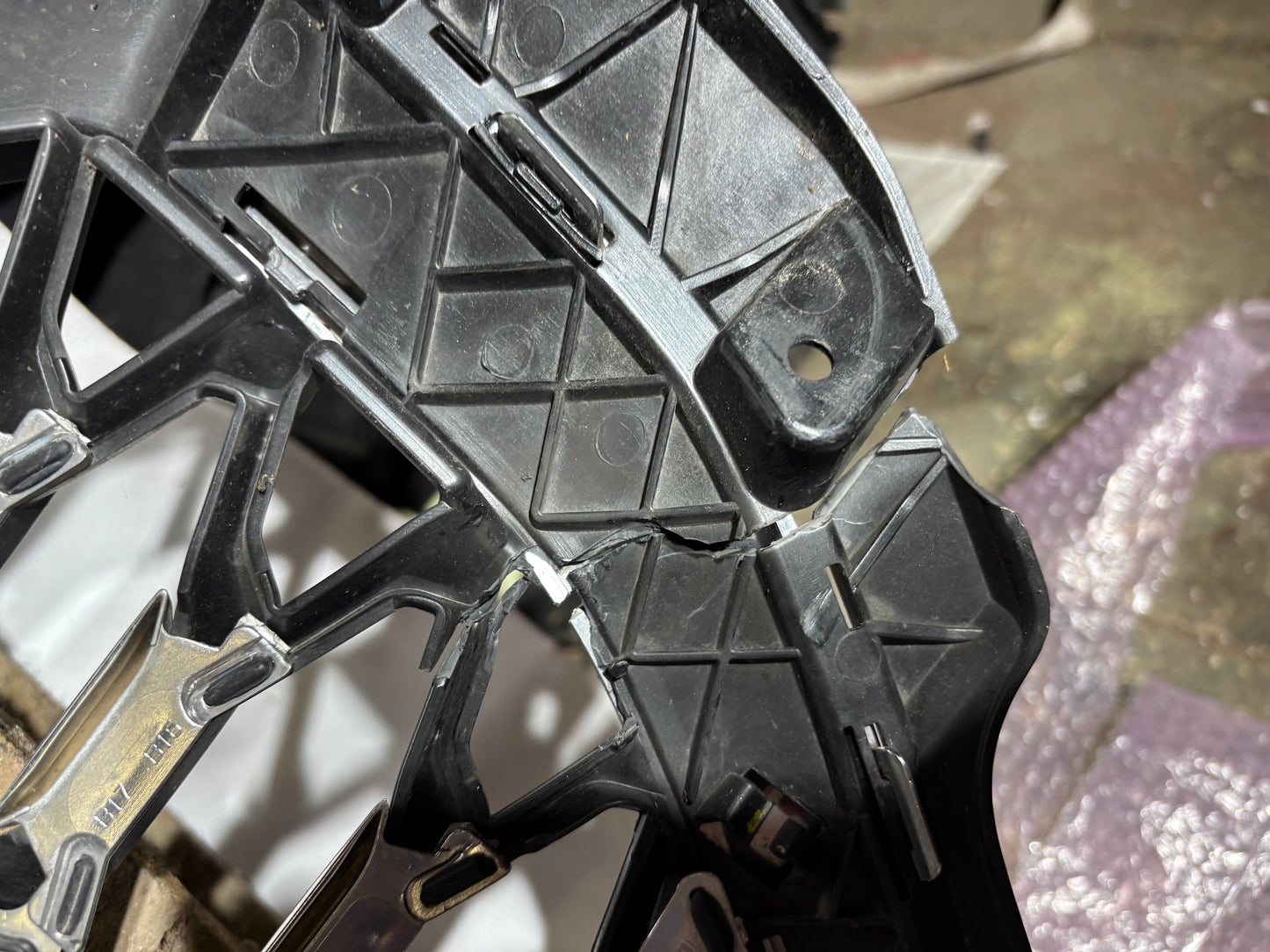 Calandre Audi Q3 / 83F853651
