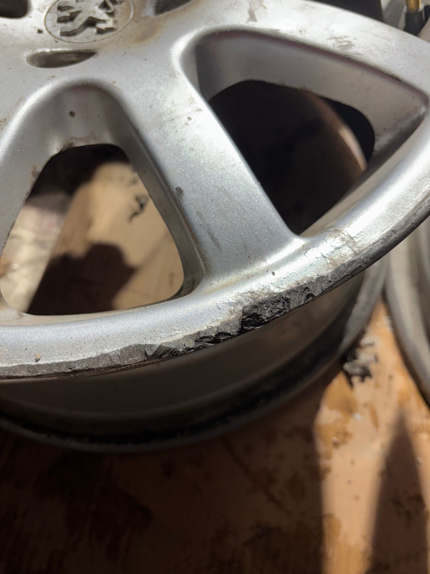 Jante Peugeot 206 16 pouces ouragan