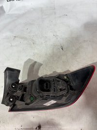 Feux arrière gauche Renault Clio 4