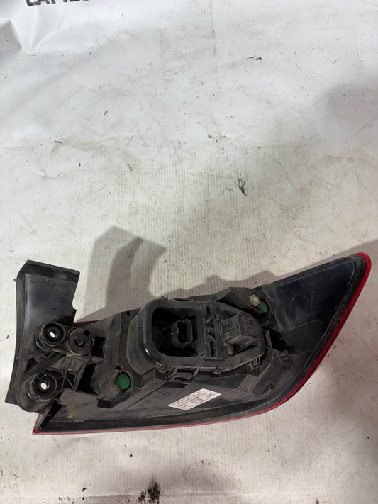 Feux arrière gauche Renault Clio 4