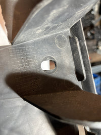 Support PC Absorbeur Peugeot 208 (1)