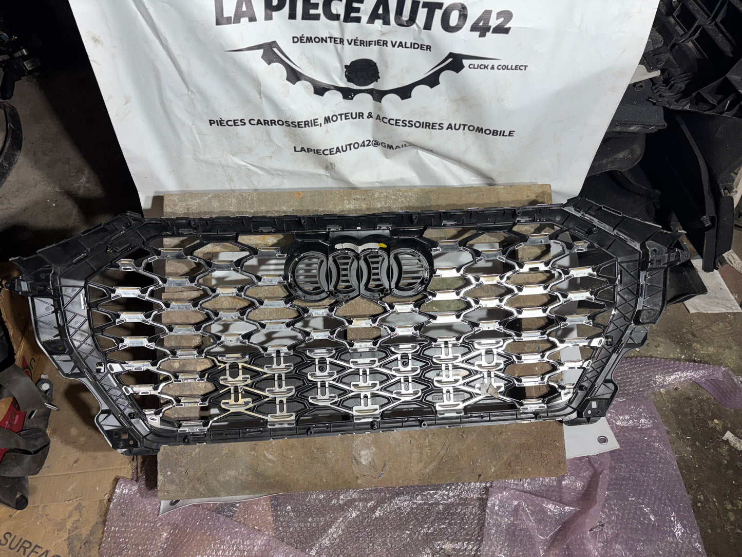 Calandre Audi Q3 / 83F853651