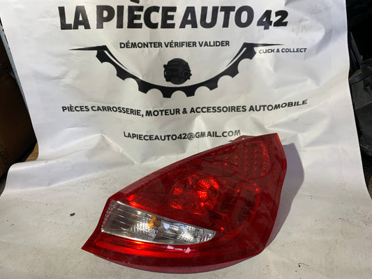Feu arrière droit Ford fiesta 6