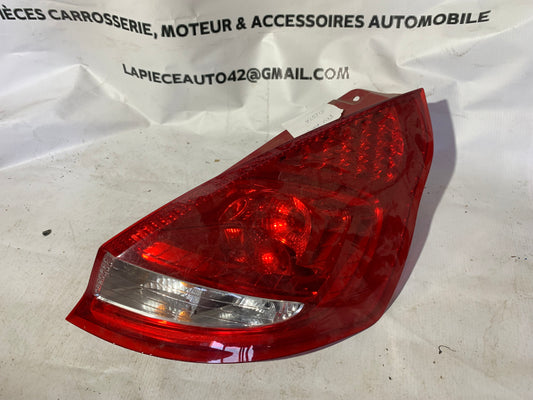 Feu arrière droit Ford fiesta 6
