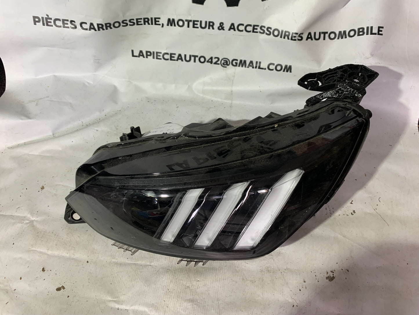 Phare avant gauche Peugeot 208 2 phase 1 FULL LED