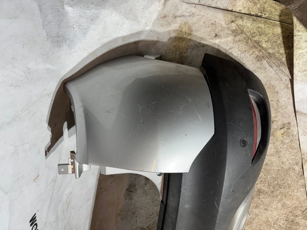 Pare choc arrière Renault Captur 1 gris 1 seule crosse 850164390R