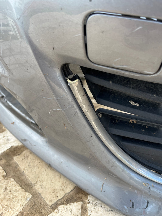 Pare choc AV gris 9676285080A-01 Citroen C4 2 B7